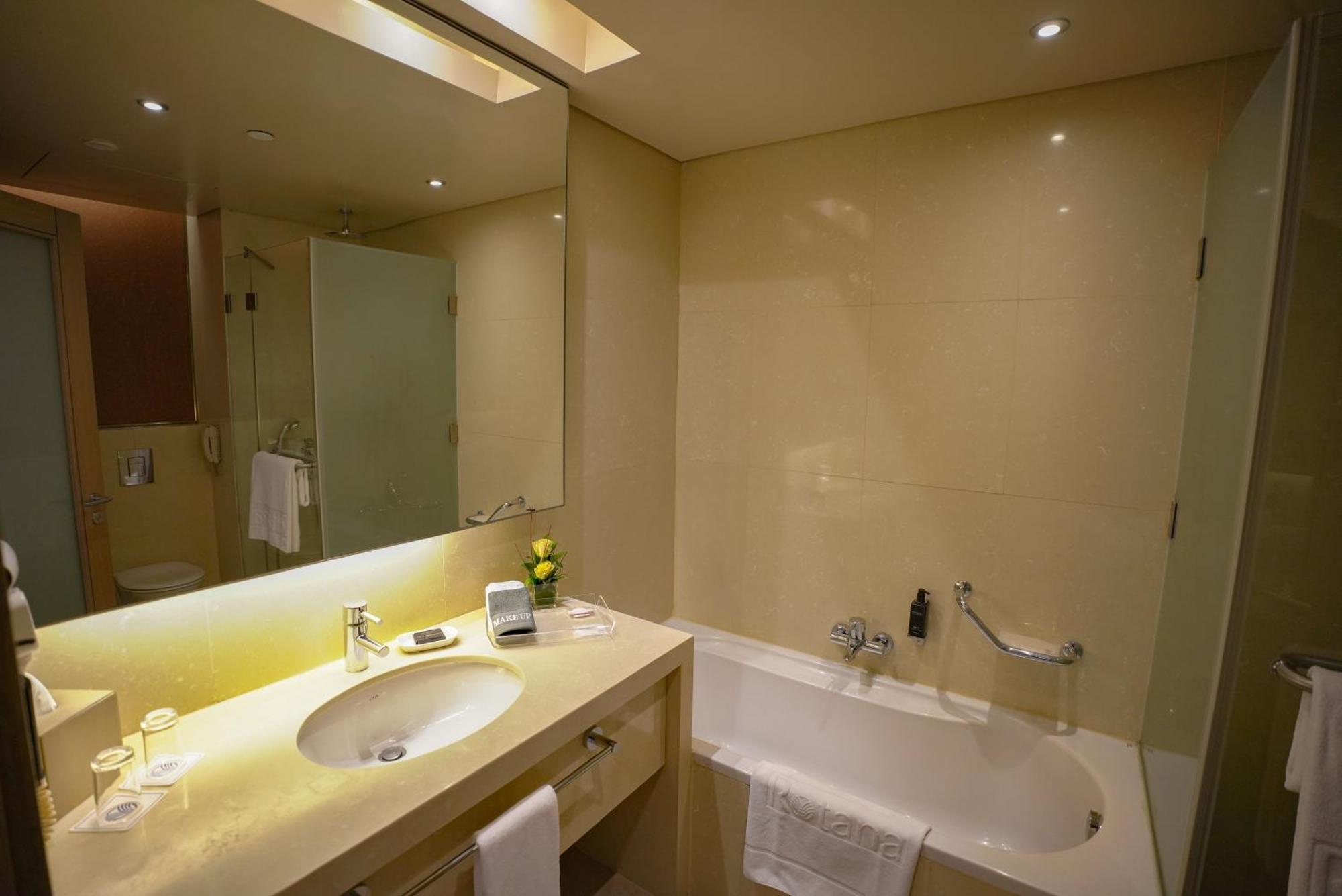 Erbil Rotana Hotel Bagian luar foto